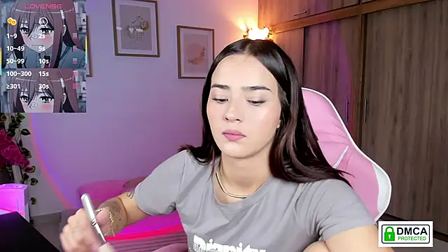 Snapshot of Veronica_isaza__ chatting on 09-23-25, 12:41 Veronica isaza online show from 09-23-25, 12:41