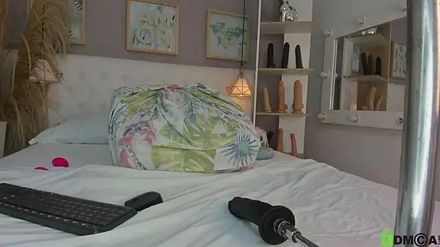  sofhiaa  online show from 07-18-26, 01:04