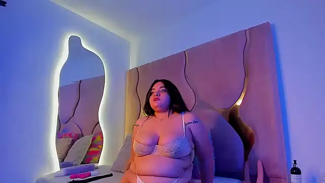 Snapshot of Bellota-ht chatting on 03-06-25, 07:54 Bellota-ht online show from 03-06-25, 07:54