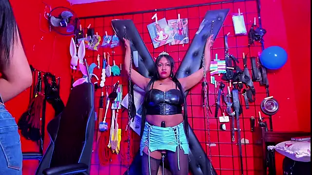 Madame pain  online show from 12-14-24, 01:38