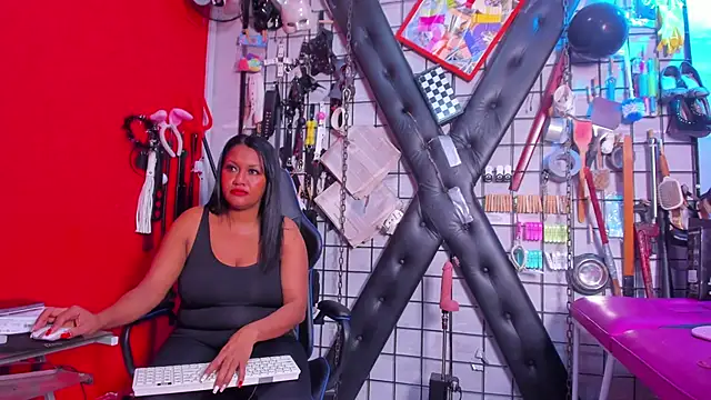 Madame pain  online show from 02-21-25, 01:22