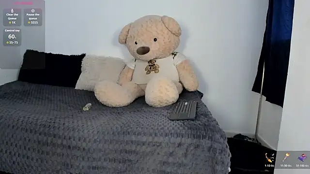 Snapshot of LittleParker chatting on 06-06-26, 01:05 LittleParker online show from 06-06-26, 01:05