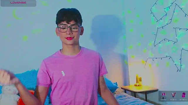 Snapshot of arnold_laurent_ chatting on 01-07-25, 09:03 arnold laurent online show from 01-07-25, 09:03