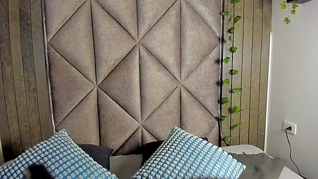 AbbyWathson online show from 03-31-26, 11:54