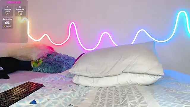 Snapshot of bobsexy08 chatting on 11-26-25, 12:28 bobsexy08 online show from 11-26-25, 12:28