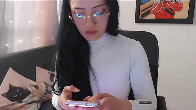 Snapshot of Suzanne_abbey chatting on 04-29-26, 10:05 Suzanne abbey online show from 04-29-26, 10:05