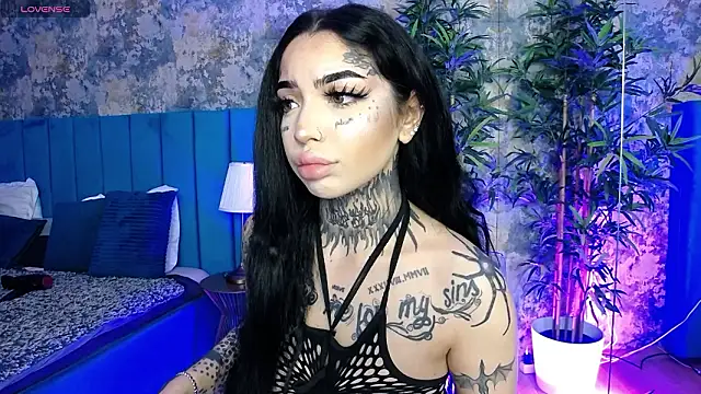 Snapshot of CreamyInkky_ chatting on 02-07-26, 07:23 CreamyInkky online show from 02-07-26, 07:23