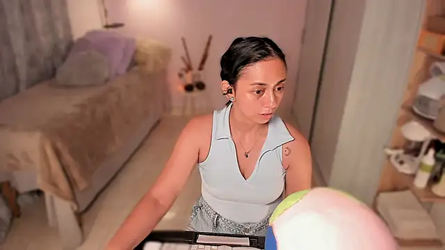 Aleja24Evans online show from 03-25-26, 01:22