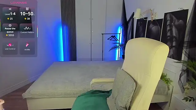 Snapshot of SashaSunlight chatting on 10-16-25, 01:23 SashaSunlight online show from 10-16-25, 01:23