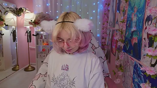 Coconut Mia online show from 10-24-25, 09:44