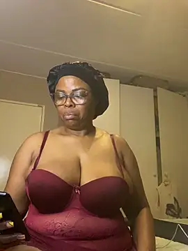 Nomthie online show from 10-26-25, 09:21