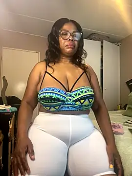 Nomthie online show from 11-29-25, 04:15