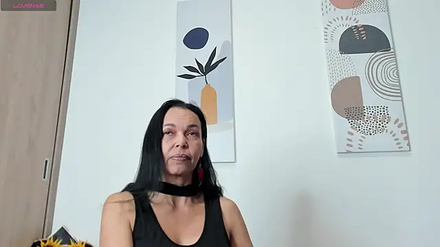 Snapshot of Evawalker_ chatting on 02-14-25, 01:13 Evawalker online show from 02-14-25, 01:13