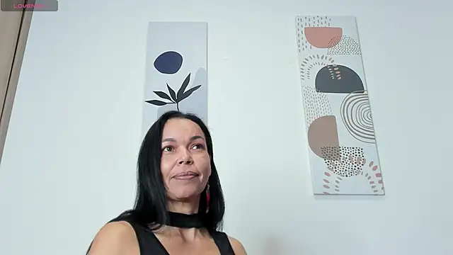 Snapshot of Evawalker_ chatting on 02-14-25, 04:15 Evawalker online show from 02-14-25, 04:15