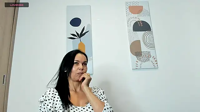 Snapshot of Evawalker_ chatting on 02-21-25, 04:40 Evawalker online show from 02-21-25, 04:40