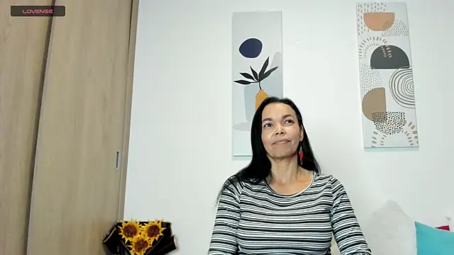 Snapshot of Evawalker_ chatting on 02-26-25, 04:36 Evawalker online show from 02-26-25, 04:36