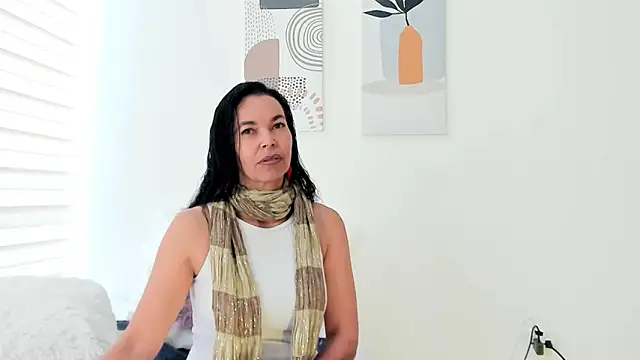 Snapshot of Evawalker_ chatting on 10-17-25, 06:21 Evawalker online show from 10-17-25, 06:21