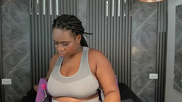 SaraiEvans online show from 02-13-26, 03:24