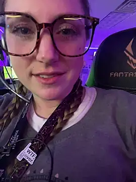 Snapshot of mirannacult chatting on 01-06-25, 10:35 mirannacult online show from 01-06-25, 10:35