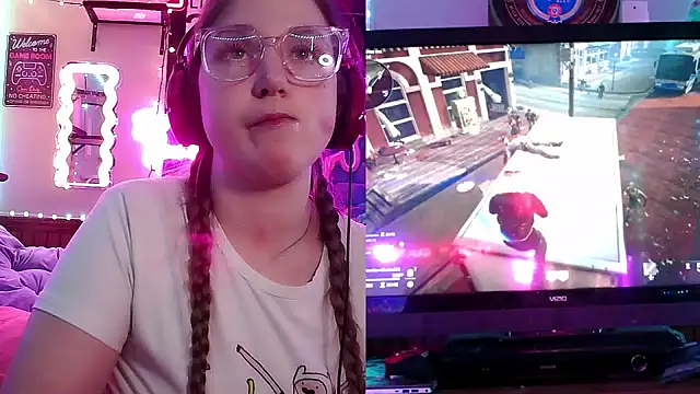 Snapshot of mirannacult chatting on 01-06-25, 06:10 mirannacult online show from 01-06-25, 06:10