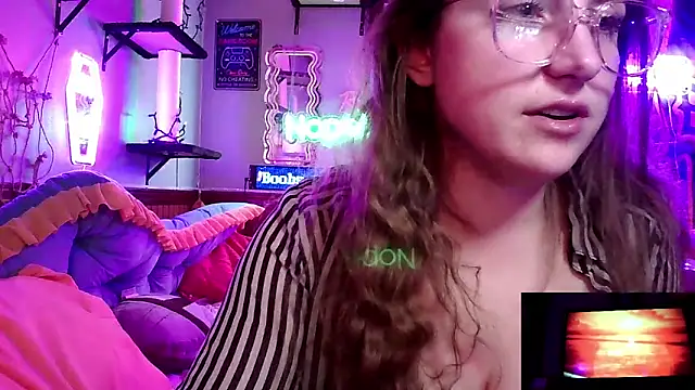 Snapshot of mirannacult chatting on 02-02-25, 12:19 mirannacult online show from 02-02-25, 12:19