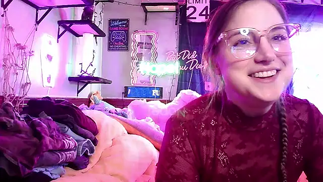 Snapshot of mirannacult chatting on 02-10-25, 07:49 mirannacult online show from 02-10-25, 07:49