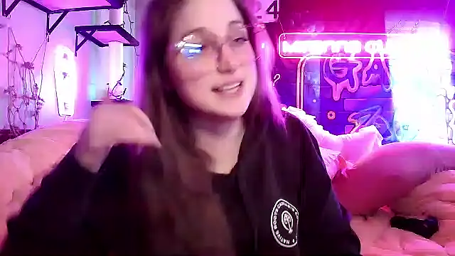 Snapshot of mirannacult chatting on 02-25-25, 08:30 mirannacult online show from 02-25-25, 08:30