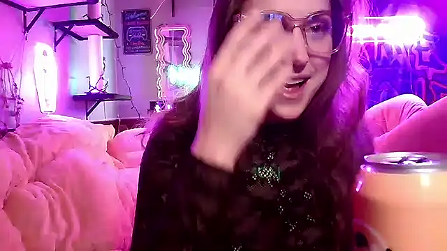 Snapshot of mirannacult chatting on 03-03-25, 12:16 mirannacult online show from 03-03-25, 12:16