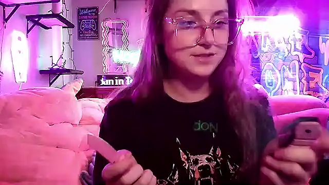 Snapshot of mirannacult chatting on 03-04-25, 02:21 mirannacult online show from 03-04-25, 02:21