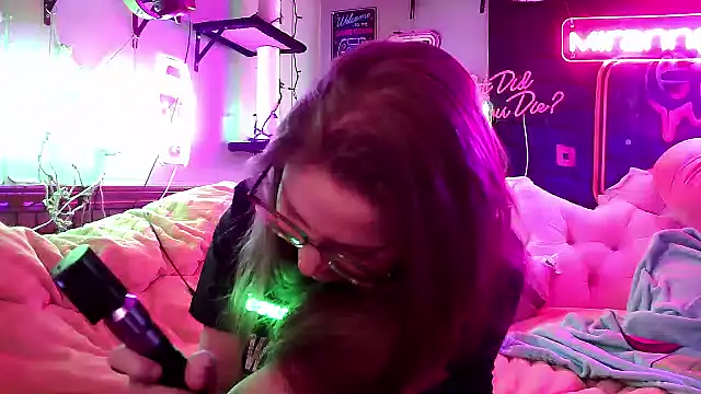 Snapshot of mirannacult chatting on 03-11-25, 12:33 mirannacult online show from 03-11-25, 12:33