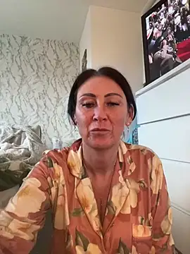 Naughtynanny75 online show from 01-18-25, 03:27