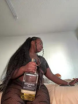 Snapshot of LillShayy chatting on 01-16-26, 02:43 LillShayy online show from 01-16-26, 02:43