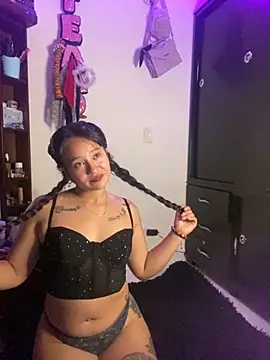 Snapshot of iam_valery chatting on 10-30-25, 07:36 iam valery online show from 10-30-25, 07:36