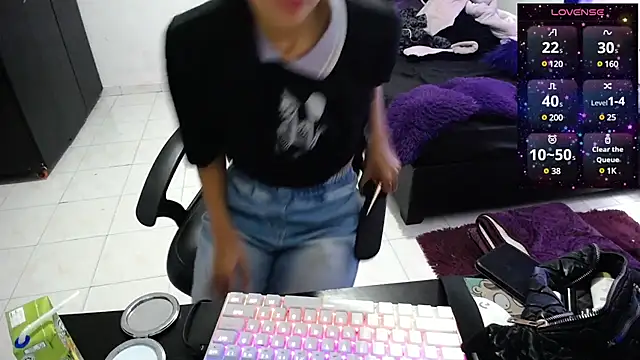 charllotee dark online show from 12-23-24, 08:57