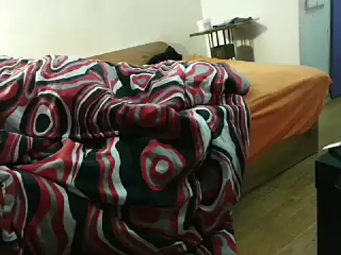 Snapshot of eblata04 chatting on 02-14-25, 11:53 eblata04 online show from 02-14-25, 11:53