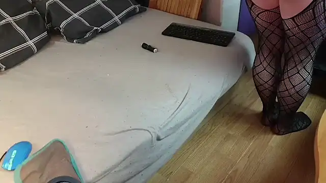 Snapshot of eblata04 chatting on 12-02-25, 09:25 eblata04 online show from 12-02-25, 09:25