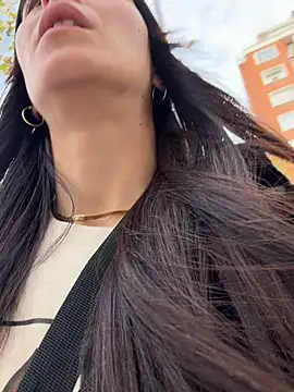 Snapshot of SOFIASWEETSECRETT chatting on 12-05-25, 09:18 SOFIASWEETSECRETT online show from 12-05-25, 09:18