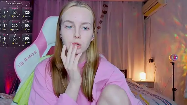 Snapshot of Wild__flowers chatting on 04-24-26, 10:34 Wild flowers online show from 04-24-26, 10:34