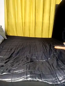 Hugemassivebootie online show from 03-19-26, 07:18