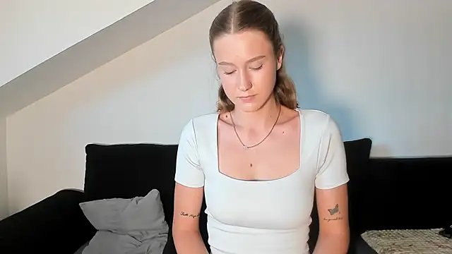 laurasommer online show from 07-29-26, 06:17