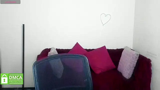 Muse kitty jenia online show from 10-24-25, 05:31