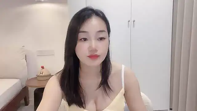 Snapshot of cloud8822 chatting on 06-18-26, 01:48 cloud8822 online show from 06-18-26, 01:48