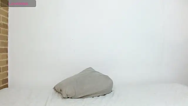 Snapshot of helenacyruss chatting on 12-30-24, 08:04 helenacyruss online show from 12-30-24, 08:04