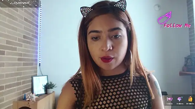 Snapshot of helenacyruss chatting on 03-13-25, 07:39 helenacyruss online show from 03-13-25, 07:39
