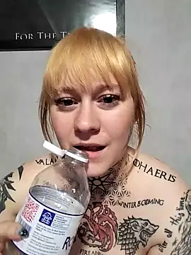 poussichienne online show from 04-20-26, 03:26