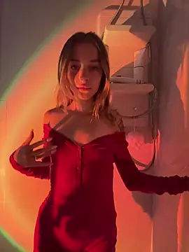 Snapshot of enjoy_my_beauty chatting on 01-14-25, 04:36 enjoy my beauty online show from 01-14-25, 04:36