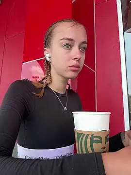 Snapshot of enjoy_my_beauty chatting on 01-22-25, 04:23 enjoy my beauty online show from 01-22-25, 04:23