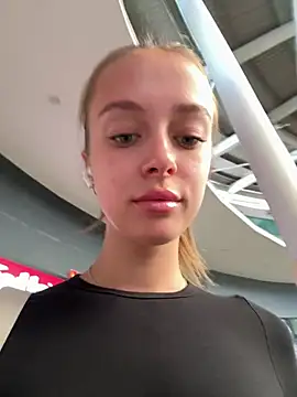 Snapshot of enjoy_my_beauty chatting on 03-07-25, 04:13 enjoy my beauty online show from 03-07-25, 04:13