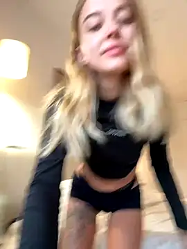 Snapshot of enjoy_my_beauty chatting on 09-14-25, 05:28 enjoy my beauty online show from 09-14-25, 05:28