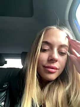 Snapshot of enjoy_my_beauty chatting on 10-28-25, 07:12 enjoy my beauty online show from 10-28-25, 07:12